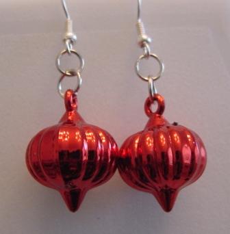 Small Red Ornament Earrings Item #E-C010